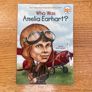 Who Was Amelia Earhart? Paperback